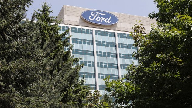 Ford Motor Co се готви да съкрати около 8000 работни