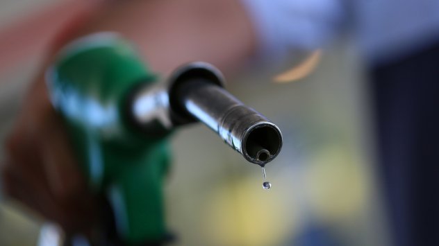 Цените на петрола се понижиха тъй като инвеститорите оцениха признаците