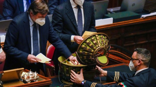 Политическите партии в Италия провеждат трети тур на гласуването за