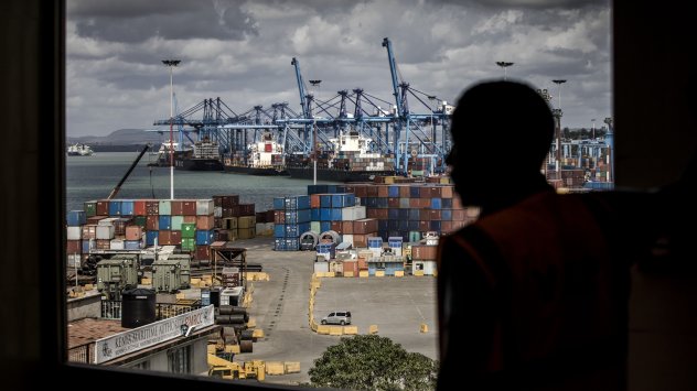 Дълбоко в Голямата рифтова долина на Кения членове на Националната