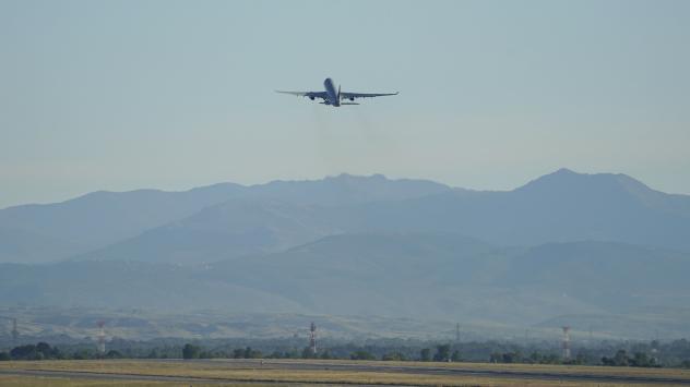 Самолет на Qatar Airways на летище Мадрид. 20 май 2020г. Photographer: Paul Hanna/Bloomberg