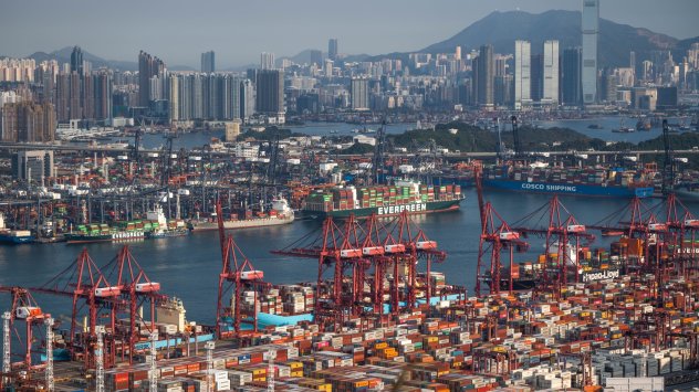 Стойността на световната търговия падна с 2 8 между февруари и