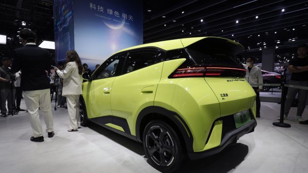 BYD намали цените с до 35% и предизвика срив на китайските EV компании