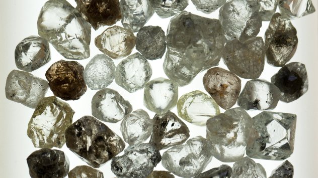 Цените нарастват в някои части на пазара на необработени диаманти,