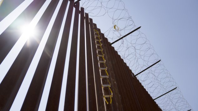 Полша ще вложи 400 млн. долара в стена по границата с Беларус, за да спре мигрантите