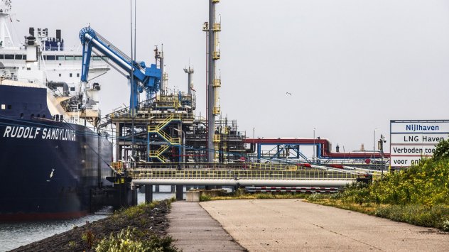 Около половината от чуждестранните клиенти на Газпром са изпълнили искането