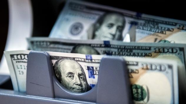 Доларови банкноти.Снимка: Akos Stiller/Bloomberg