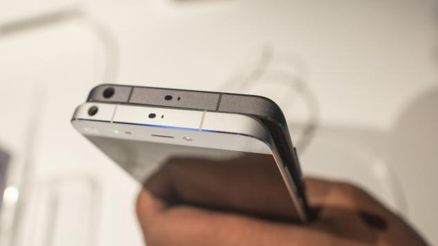 Mi 5 на Xiaomi Corp. на премиерата на смартфона в Делхи, Индия, 31/3/2016. Photographer: Prashanth Vishwanathan/Bloomberg