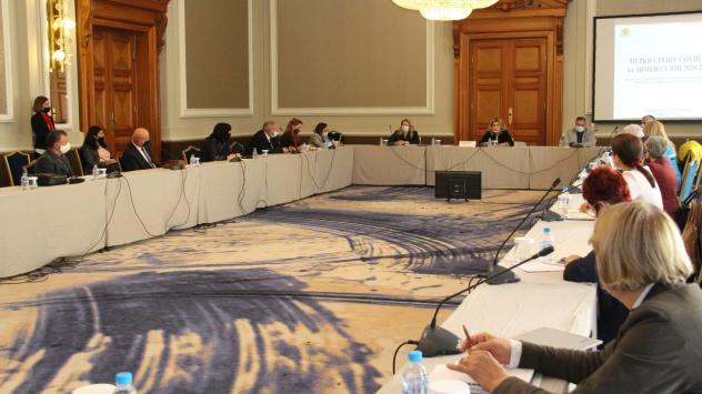 Този зимен сезон при престой на лифт станциите - само с маска и през един метър