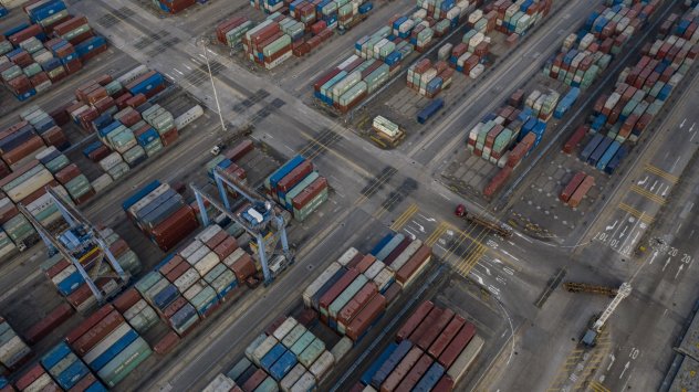 Износът на Китай се забави с повече от очакваното през