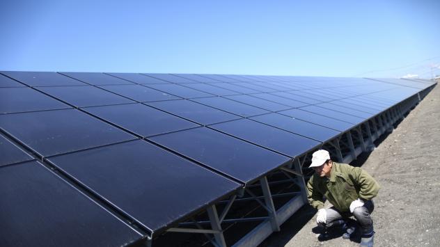 Фотоволтаици на Japan Asia Group Ltd  в Куширо, о-в Хокайдо, Япония, 2013.Photographer: Yuriko Nakao/Bloomberg