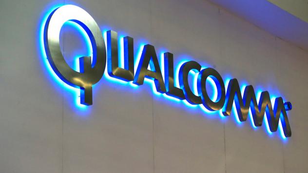Qualcomm - лого. Снимка: Пау Барена/Bloomberg