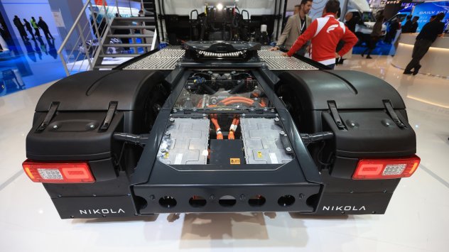 Електрическите камиони грабват много заглавия напоследък Илон Мъск обяви че