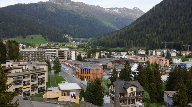 Попитайте някои от световните влиятелни личности които пристигат в Давос