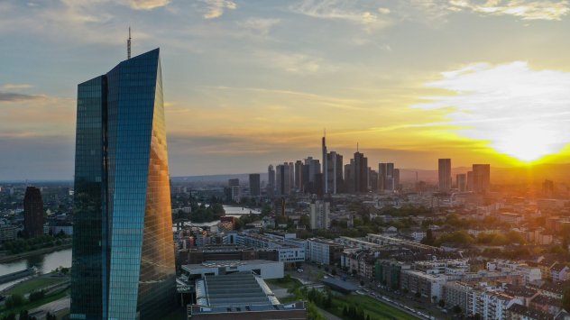 Икономически експерти очакват икономиката на еврозоната да се свие през