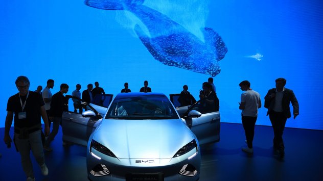 Снимка: Bloomberg LPЕлектрическият седан Seal на BYD на автомобилното изложение в Мюнхен през септември. 