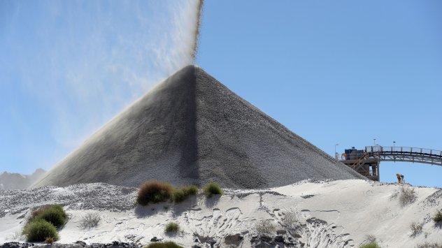 Скокът в цените на лития основният материал за батерии използван
