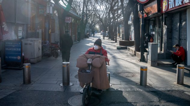 Икономическата активност на Китай отслабна през ноември преди правителството внезапно
