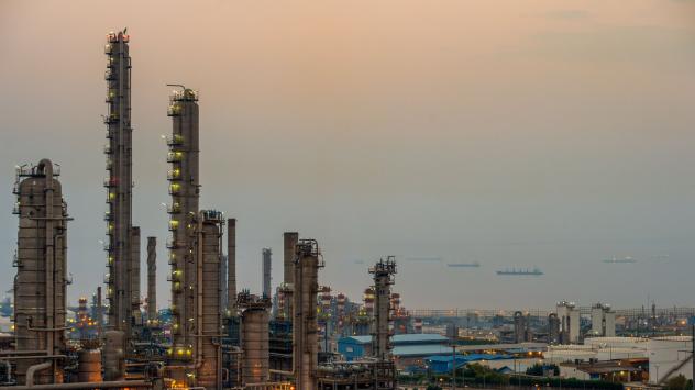 Рафинерията Асалуйе, Иран; Снимка: Ali Mohammadi/Bloomberg 
