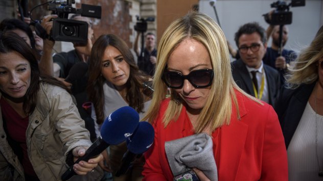 Докато крайнодясното правителство на Италия се подготвя да поеме властта