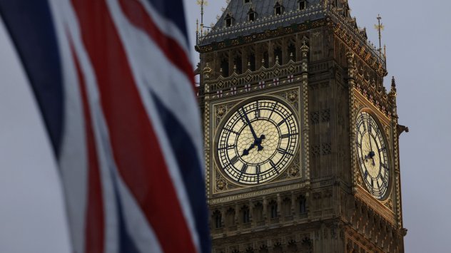 Британският финансов министър Джеръми Хънт планира голям пакет от съкращения