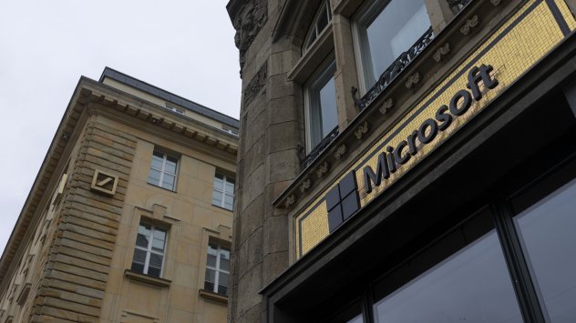 Microsoft трябва да се раздели с Windows и Office за