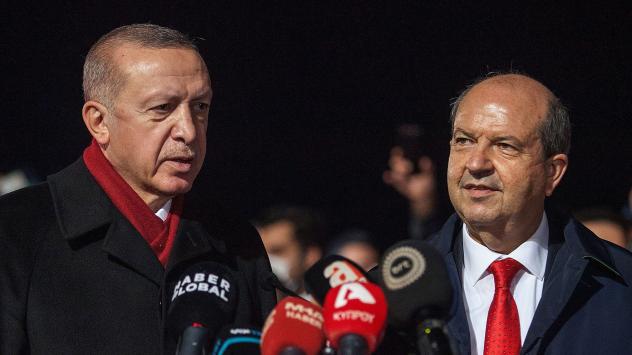 Реджеп Ердоган и Ерсин Татар.Снимка: Bloomberg