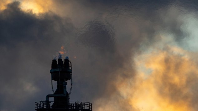 Войната инфлацията натискът по веригите на доставка търговските търкания –