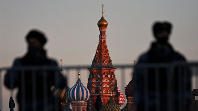 Русия беше понижена до второто най ниско ниво от рейтинговата агенция