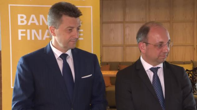 Петър Андонов, председател на Асоциацията на банките в България; Николай Василев, директор на CFA ExpatCapital. Снимка: Bloomberg TV Bulgaria 