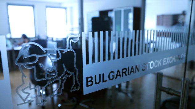 Акциите на още 100 топ световни компании се търгуват от