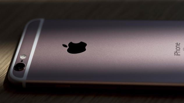 Apple Iphone 6s. Photographer: Xaume Olleros/Bloomberg