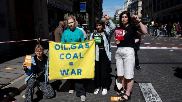 Съдебните дела свързани с климата заплашват да повишат корпоративните застрахователни