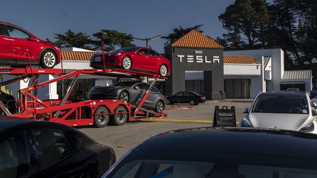 Tesla е компания която се характеризира с бърз растеж