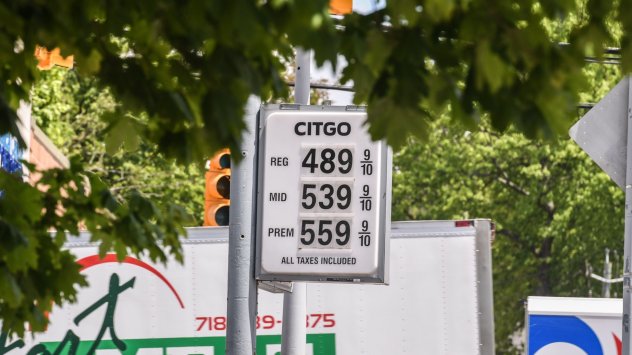 Средната цена на бензина в САЩ достигна 5 долара за