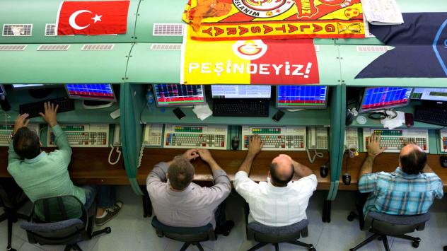 Флагове украсяват Турската фондова борса Снимка: Kerem Uzel/Bloomberg