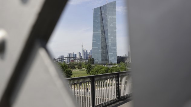 Италианските облигации поведоха спада в европейския дълг тъй като търговците