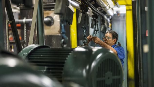 Производство в завод на Toshiba International Corp. в Хюстън, Тексас, 16 април 2016. Photographer: Matthew Busch/Bloomberg	