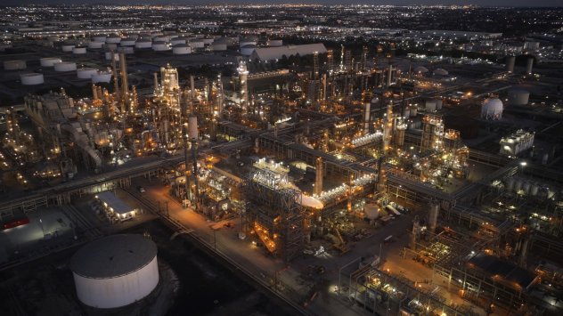 Петролът поскъпна в Азия и за кратко достигна 139 за