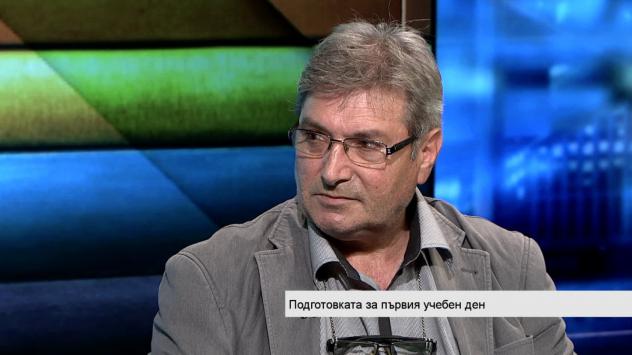 Николай Радулов, директор на 176 ОУ, с. Негован. Снимка: Bloomberg TV Bulgaria