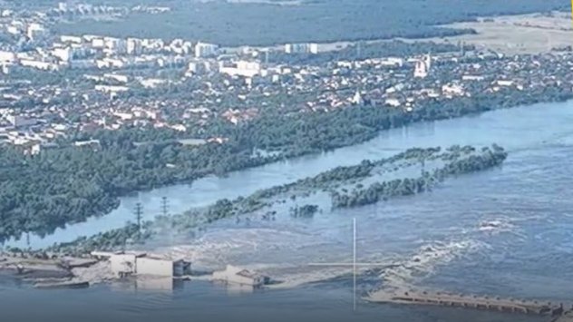 Разрушената язовирна стена в Нова Каховка. Снимка: Енергоатом