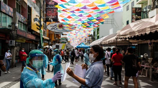 Възраждането на пандемията заплашва силния глобален растеж 