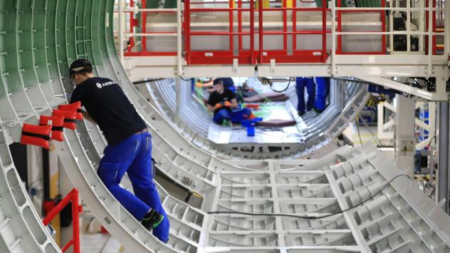 Сглобяване на А320 в завода на Airbus. Снимка: Krisztian Bocsi/Bloomberg