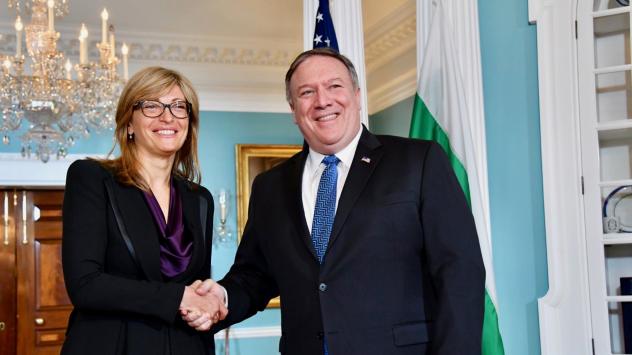 Майк Помпео и вицепремиерът Екатерина Захариева. Снимка: БГНЕС