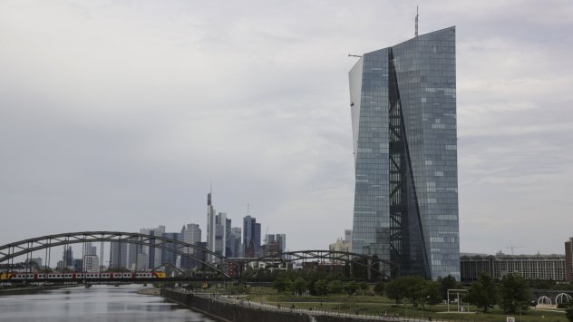 Усилията на ястребите на Европейската централна банка да осигурят първоначално