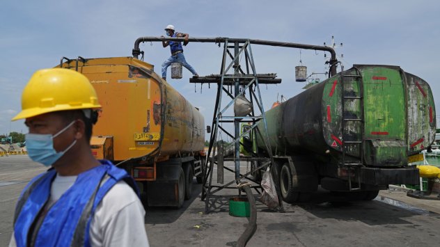 Всяка сутрин когато Майкъл Куин спира на паркинга на луксозния