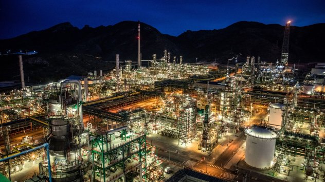 Петролните пазари започнаха седмицата въодушевени от признаци на устойчиво глобално