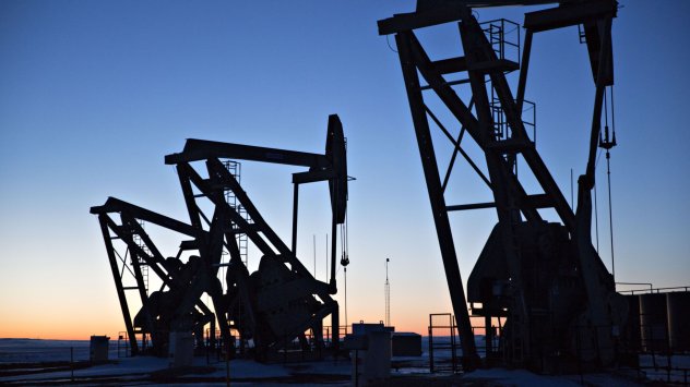 Петролът продължи мощното си рали тъй като геополитическото напрежение около