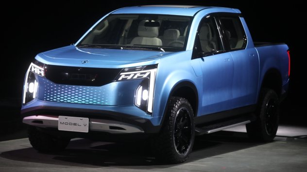 Foxconn Technology Group показа два нови електромобила – прототипи които