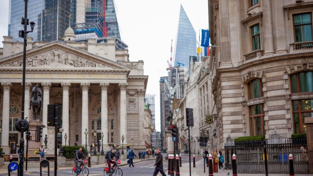 Броят на финансовите работни места преместени от Великобритания към Европейския